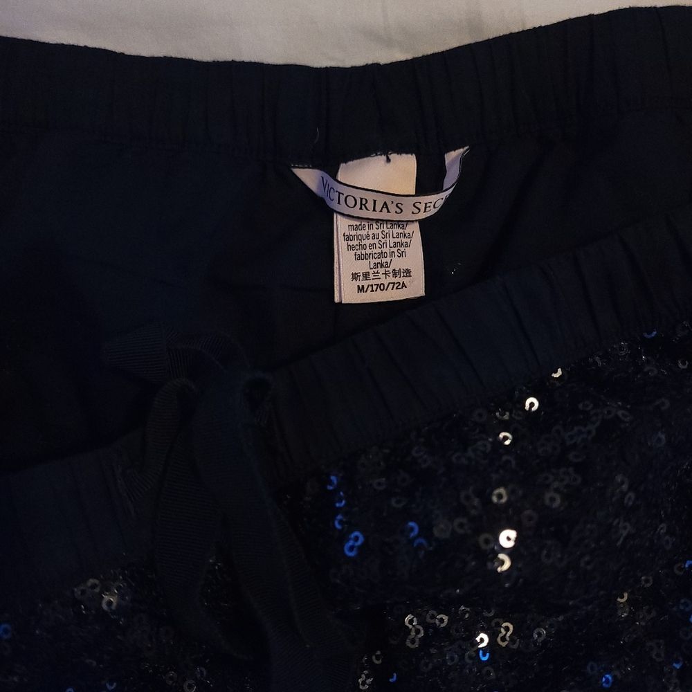 🍒VS🍒 SEQUIN SHORTS - Picture 3 of 5